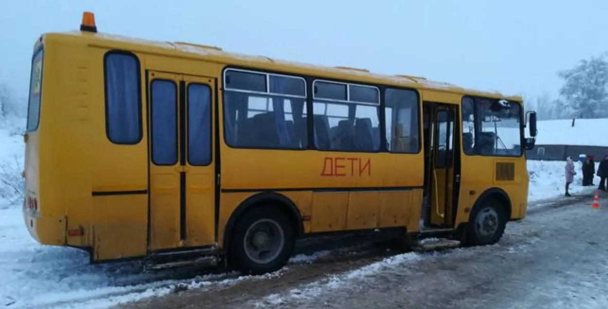 Кіроўца школьнага аўтобуса пад Чашнікамі насмерць збіў дзіця