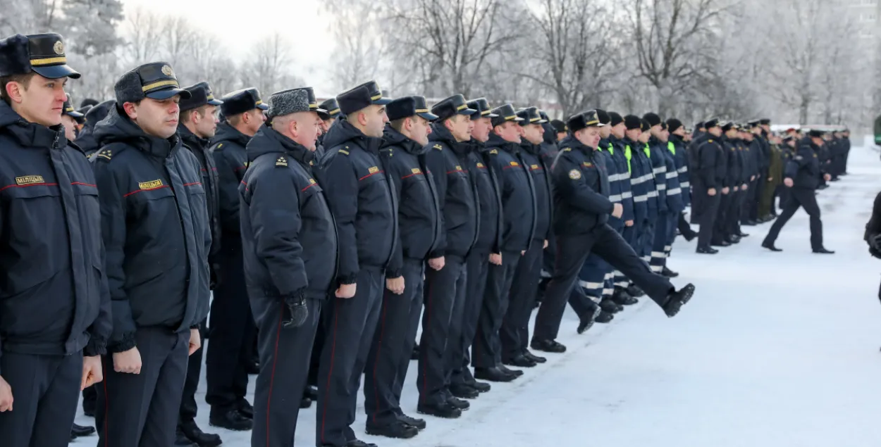 У Мінску міліцыянераў масава ўзнагародзілі медалямі