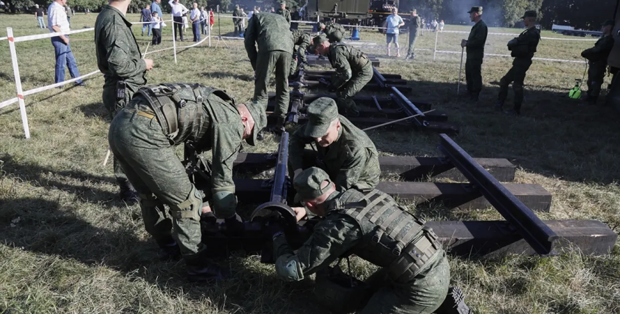 Свайго свята ў транспартных войскаў няма, затое яны з размахам святкуюць дзень чыгуначных войскаў / СБ​