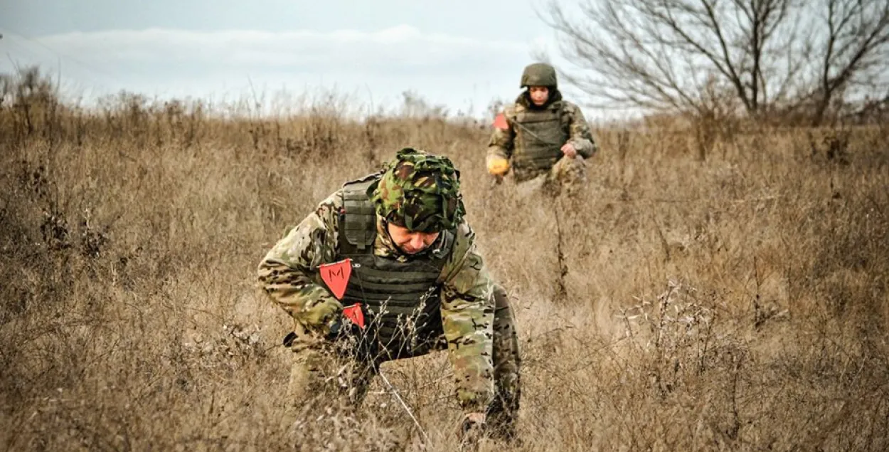 На Данбасе стралялі па ўкраінскіх ваенных. Адзін загінуў