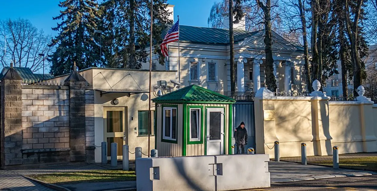Профсоюзы решили помитинговать у посольства США в выходной