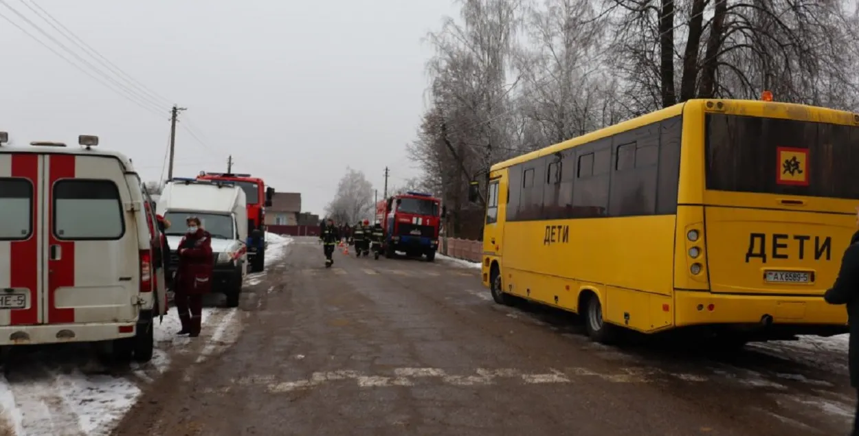 В школу приехали медики и спасатели / cherven.by
