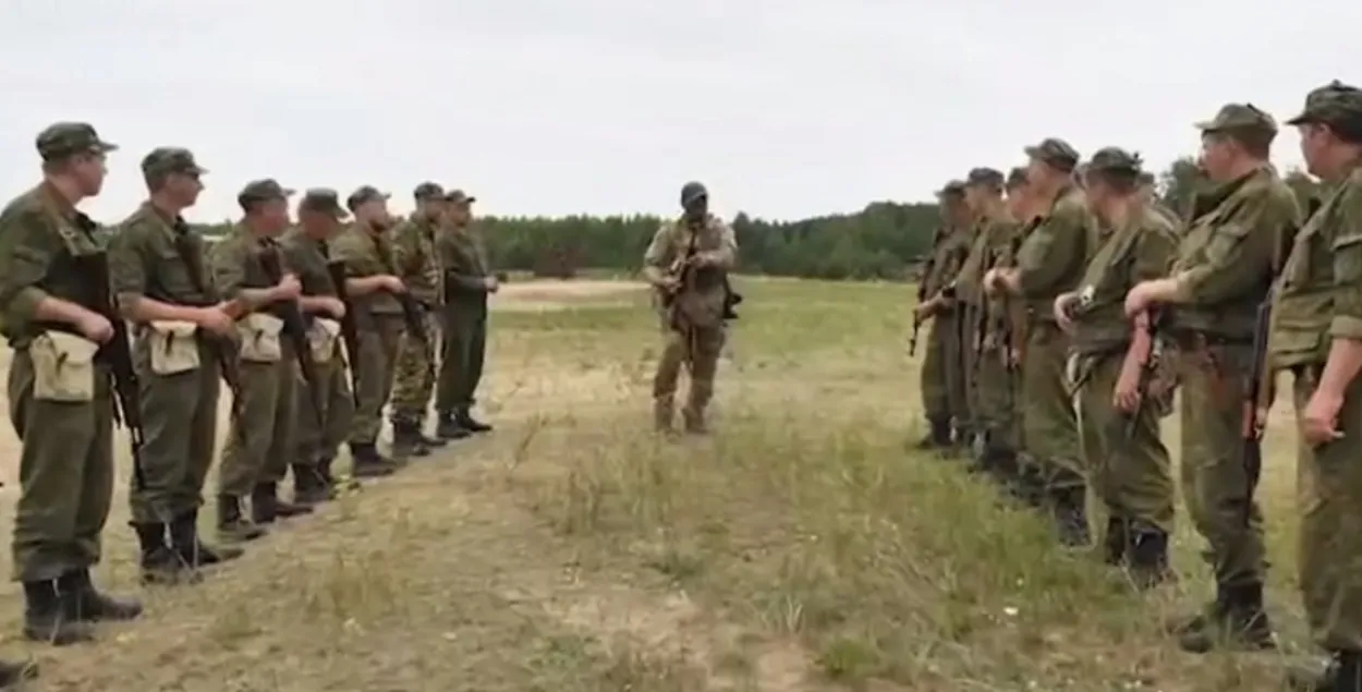 Минобороны РБ не стесняется сотрудничества с наемниками / Кадр из видео ВоенТВ
