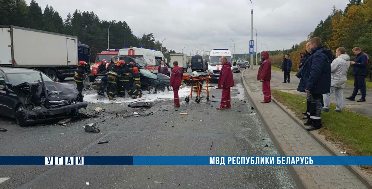 Падрабязнасці аварыі ў Мінску: адзін загінулы і трое параненых