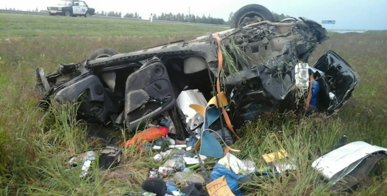 У Бярозаўскім раёне пасажыр вываліўся з аўто і загінуў (фота)