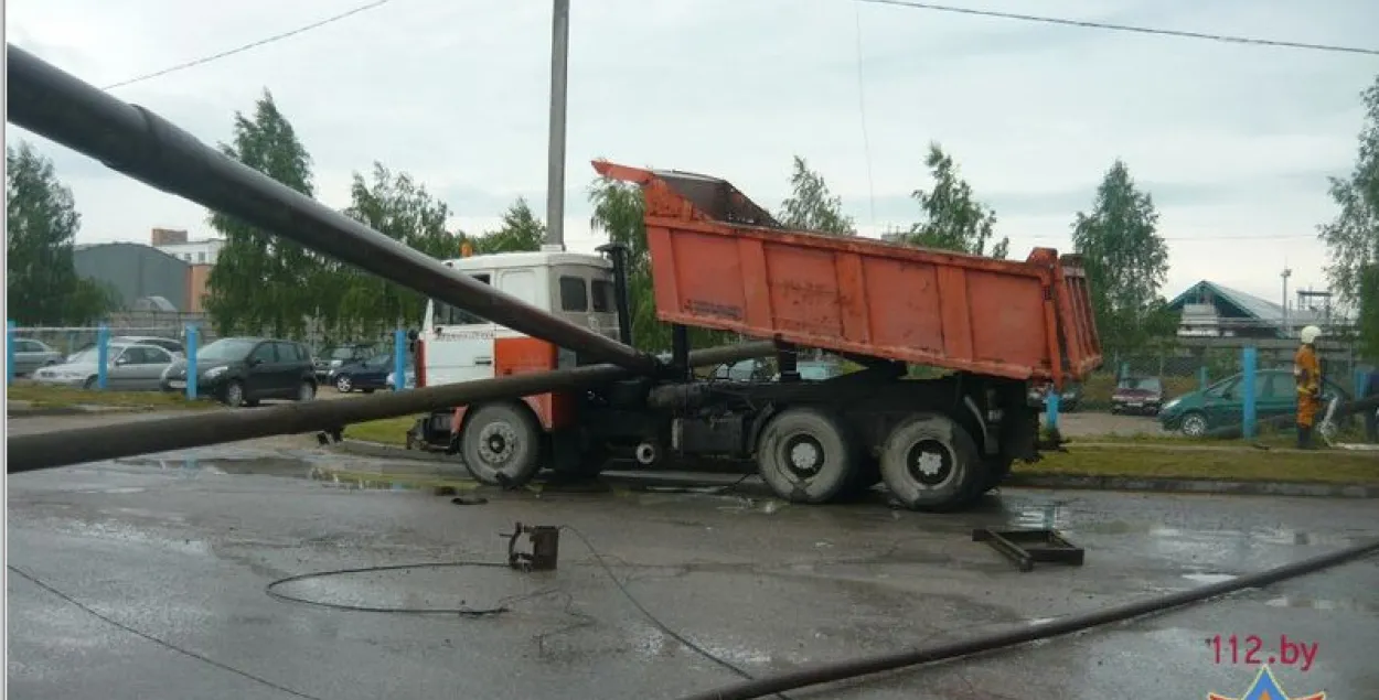 7000 чалавек засталіся без гарачай вады з-за МАЗа, які пашкодзіў газаправод