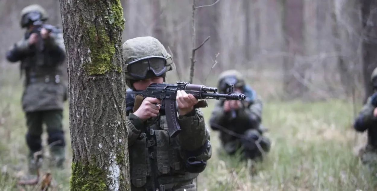 На Брэстчыне ў лясах і балотах вучыліся лавіць дыверсантаў