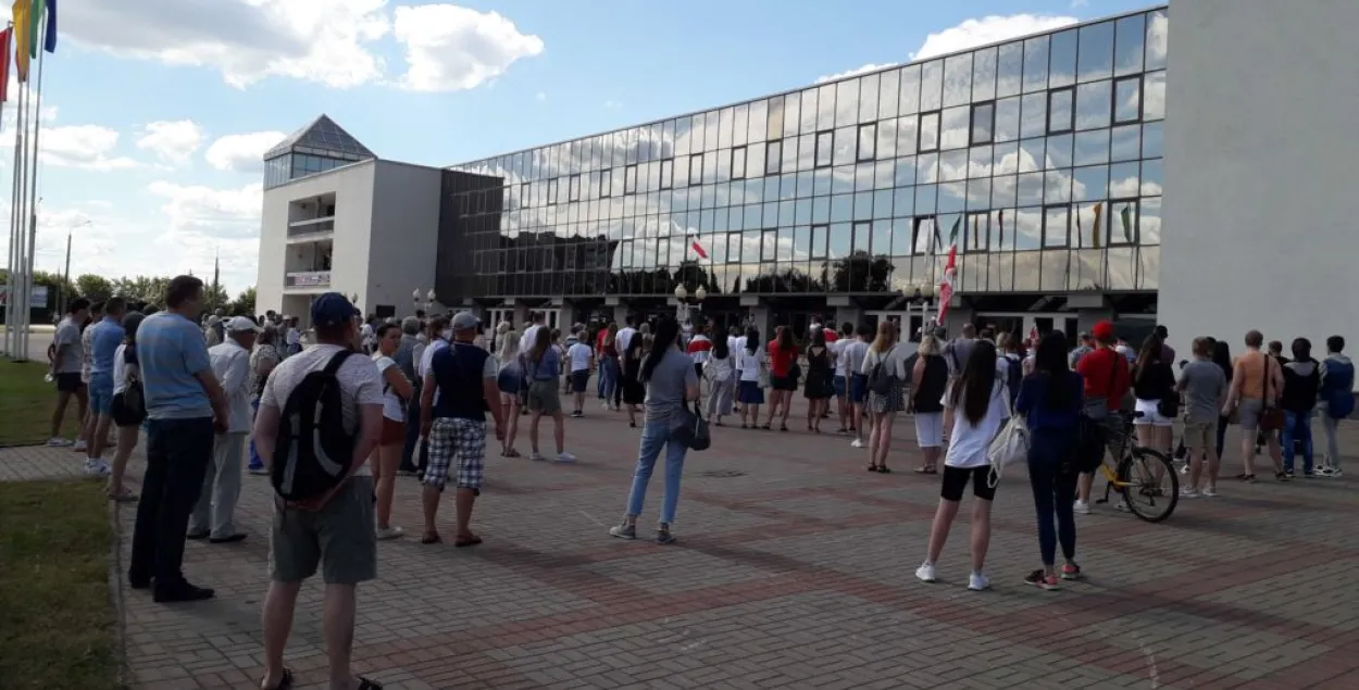 Перадвыбарчы пікет Святланы Ціханоўскай / svaboda.org