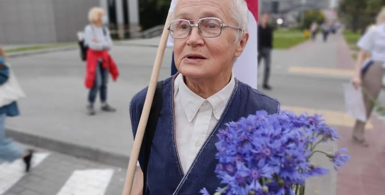 Нина Багинская на уличной акции / Еврорадио