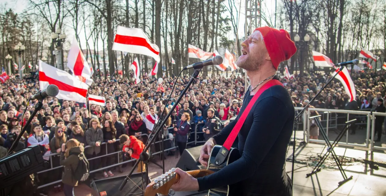 &quot;Дай Дарогу!&quot; на святкаванні 100-годдзя БНР у Мінску / з архіва гурта