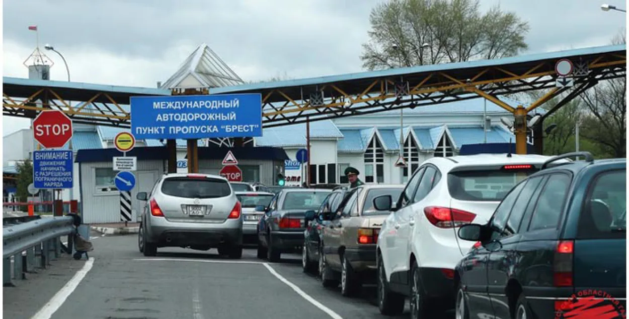 На беларуска-польскай мяжы кіроўцы пабіліся за месца ў чарзе 