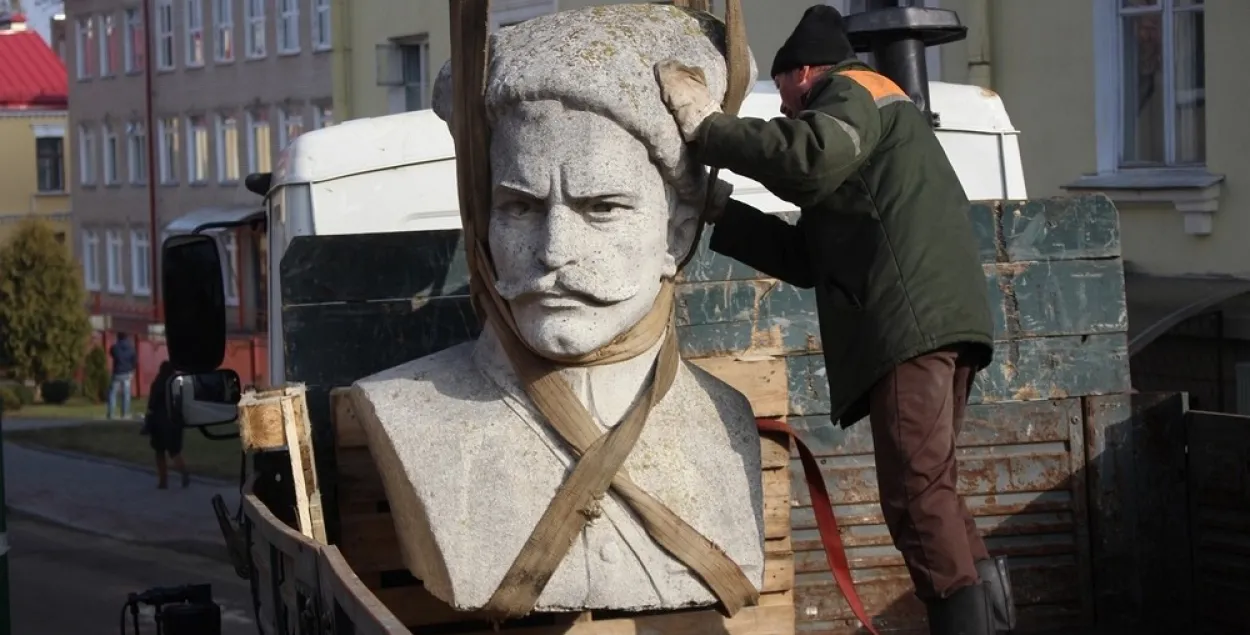 У Гродне бюст Чапаева застанецца ў музеі і не вернецца на вулічны пастамент