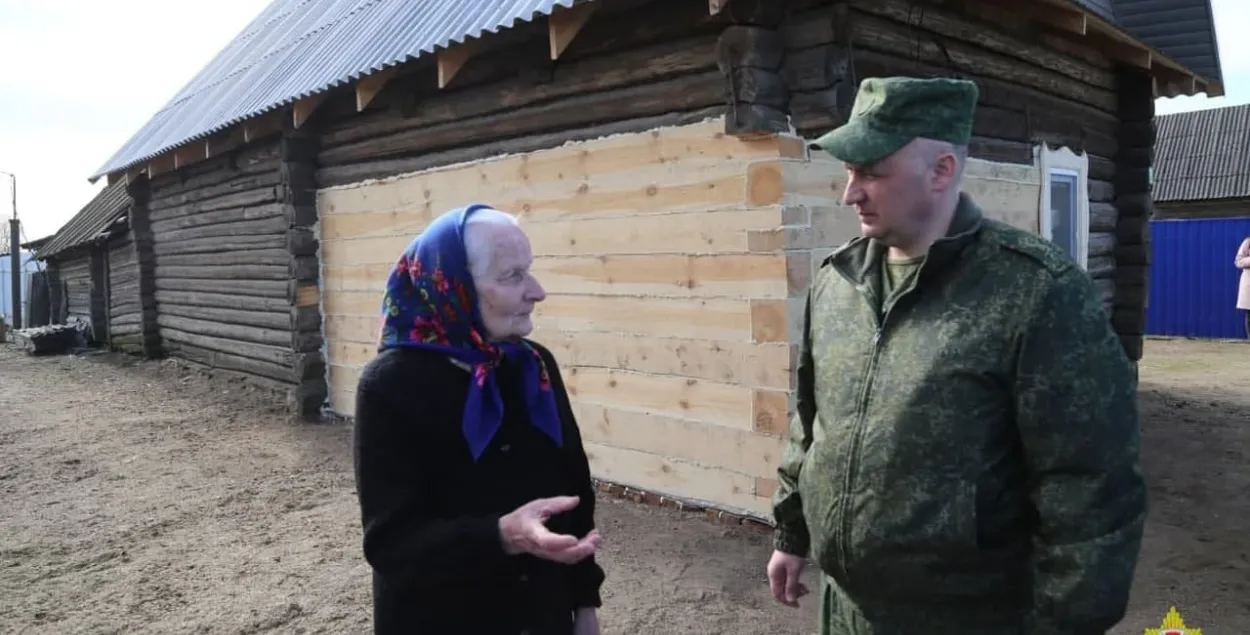 Вайскоўцы адрамантавалі дом, у які заехала ракетная ўстаноўка