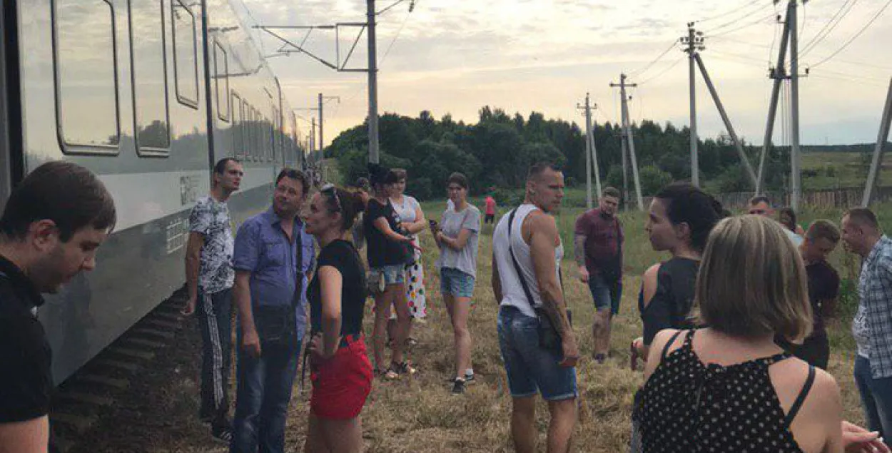 Белчыгунка патлумачыла, як пад Жлобінам зламаўся цягнік Гомель — Мінск