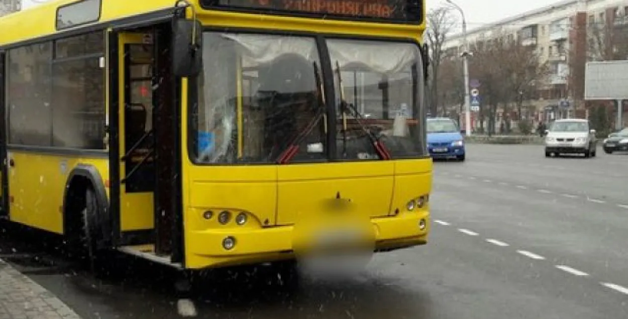 У Брэсце аўтобус збіў дзвюх жанчын, іх шпіталізавалі (фота)