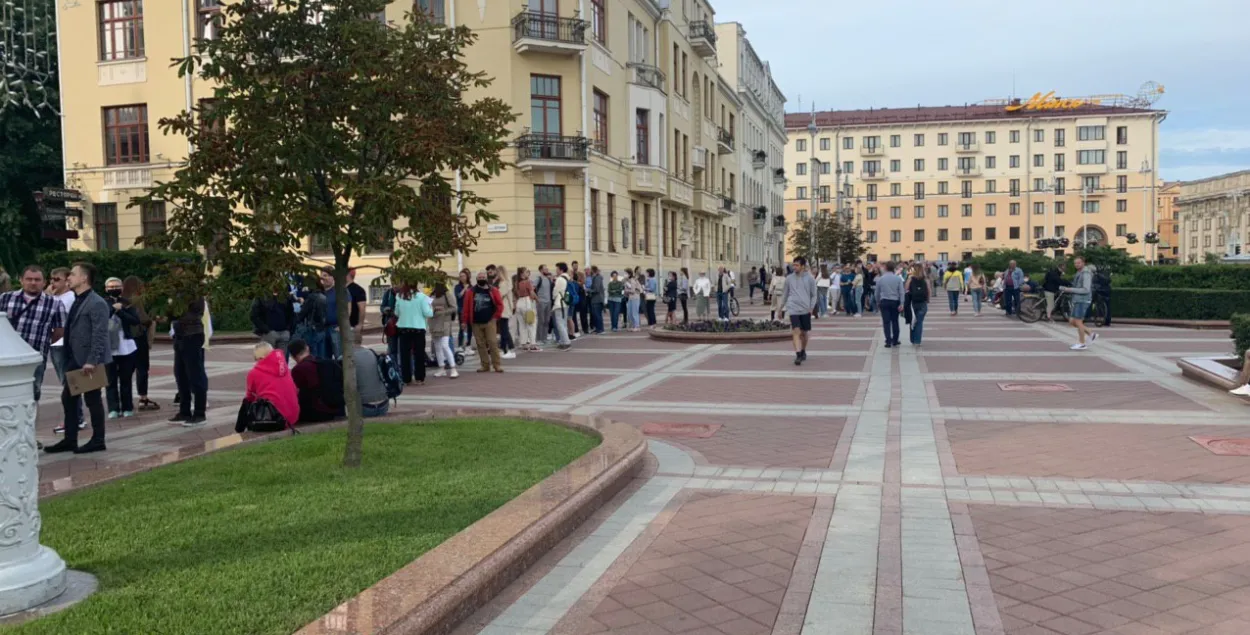 Цэнтрвыбаркам адказаў на скаргі прыхільнікаў Бабарыкі і Цапкалы