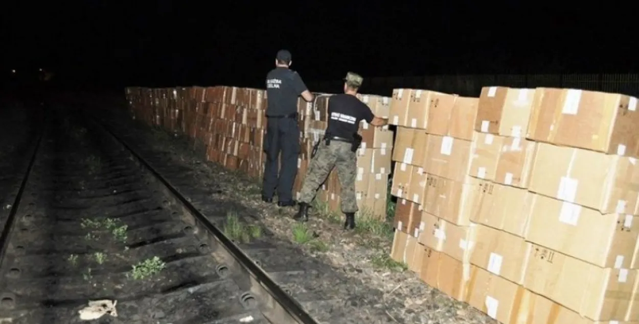 Польскія памежнікі спынілі рэкордную кантрабанду цыгарэт з Беларусі (фота)