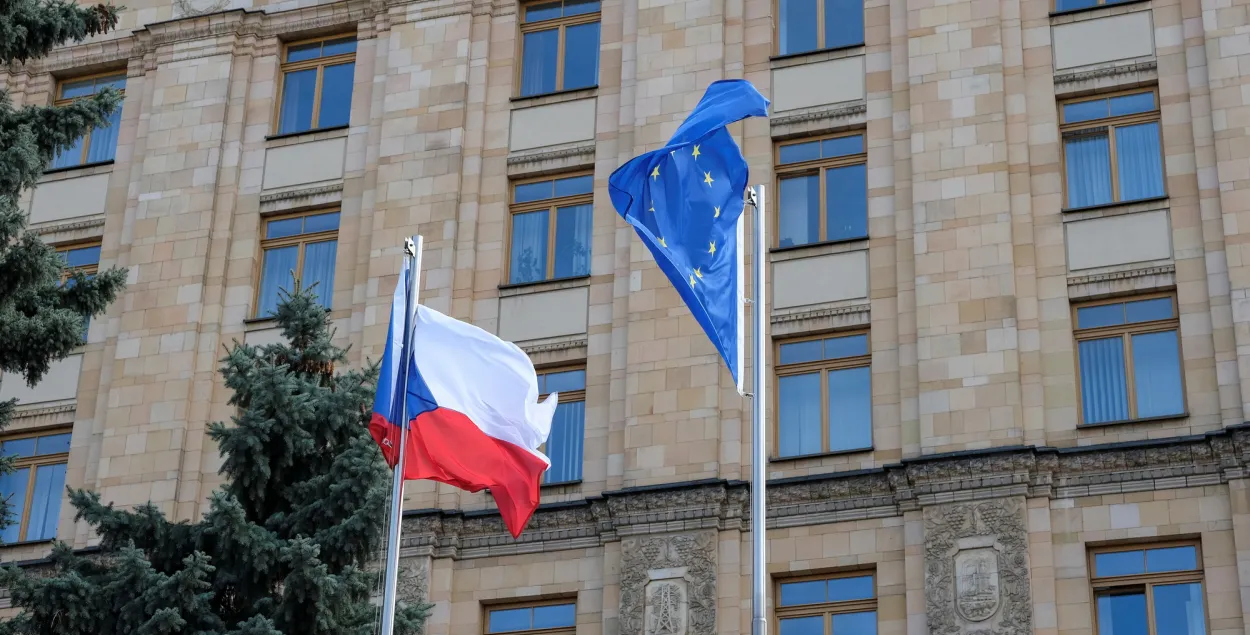 У адказ на высылку расійскіх дыпламатаў Масква абвясціла персонамі нон грата 20 чэшскіх дыпламатаў / Reuters​