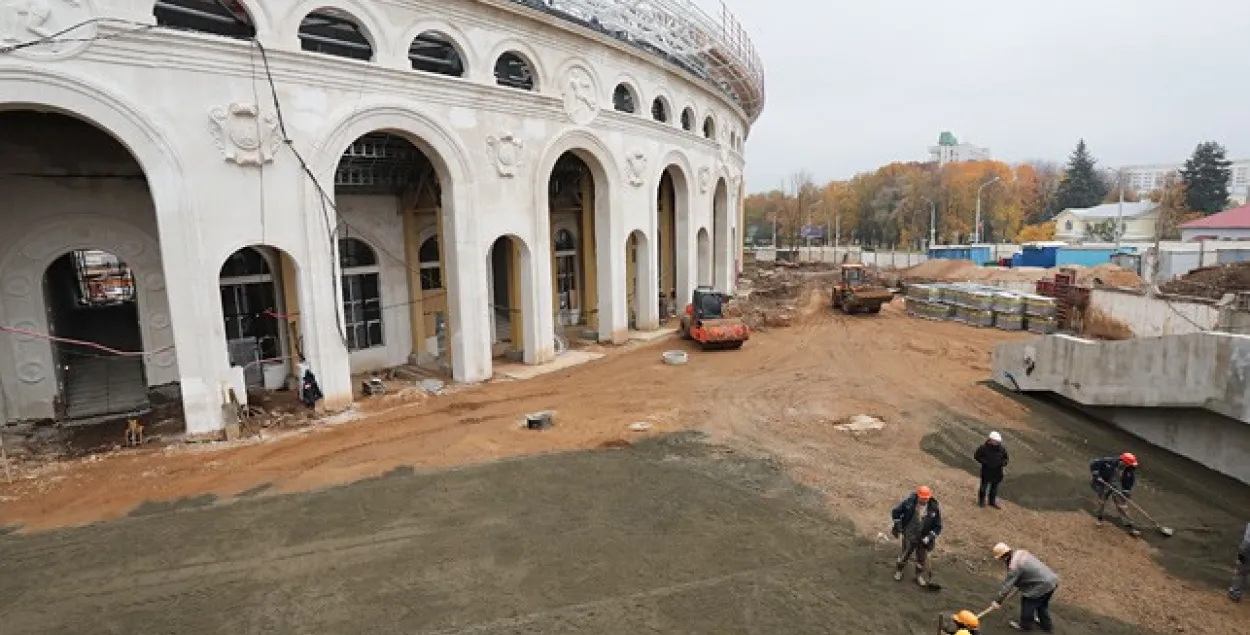 На што можна замяніць 20 флагштокаў за 550 тысяч долараў на “Дынама”