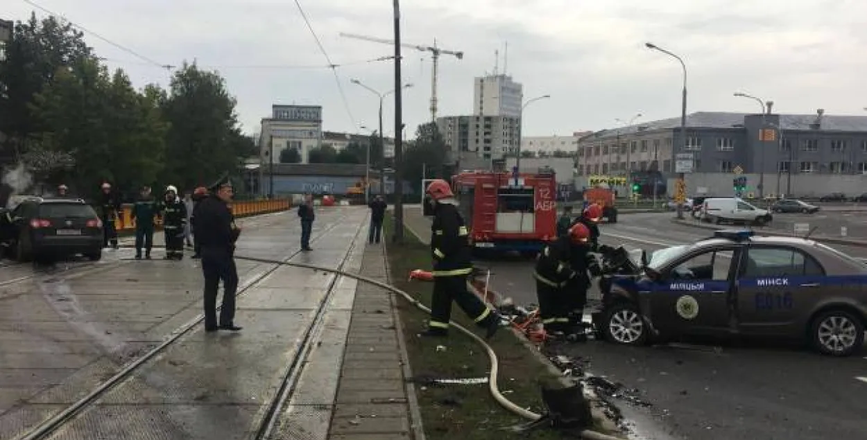 У Мінску кіроўца ўцякаў ад ДАІ ды ўрэзаўся ў машыну міліцыі