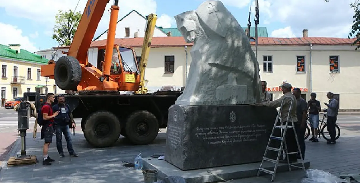 У Гродне ўсталявалі помнік князю Давыду Гарадзенскаму (фота)