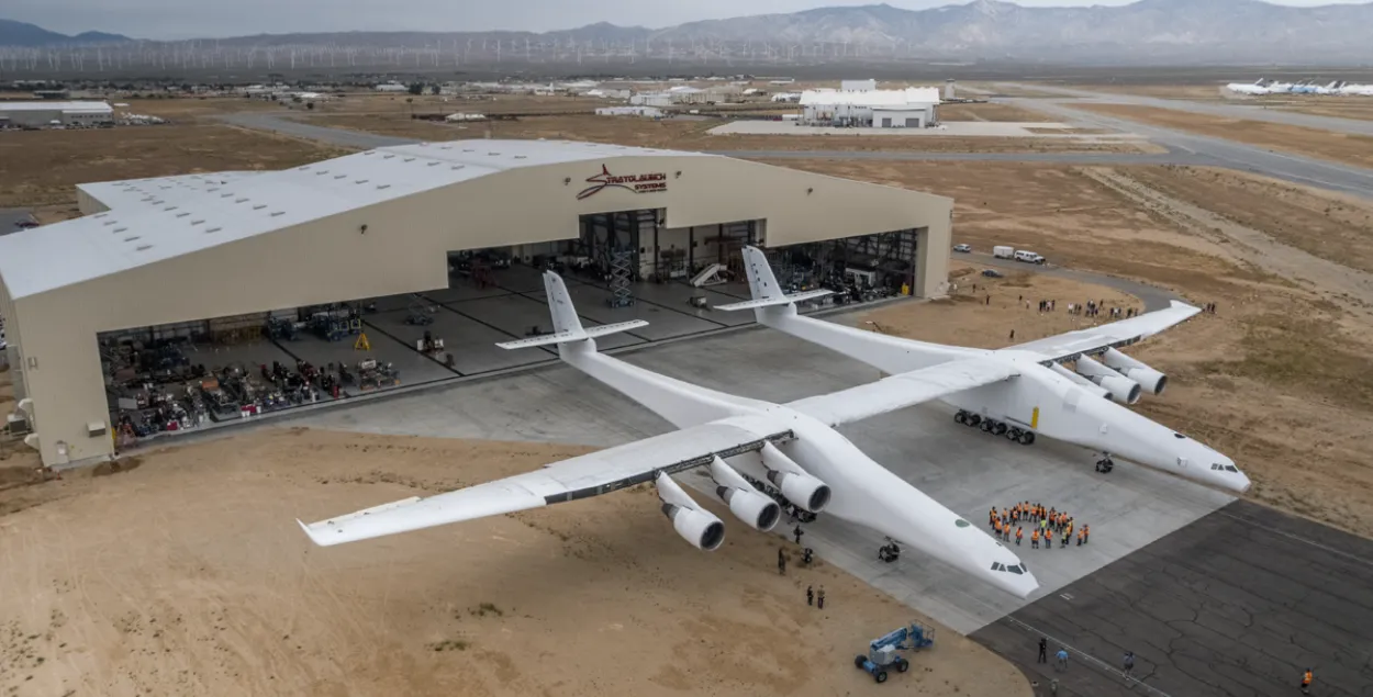 Фото: stratolaunch.com