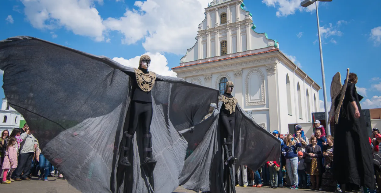 Фотарэпартаж з Мінскага форума вулічных тэатраў