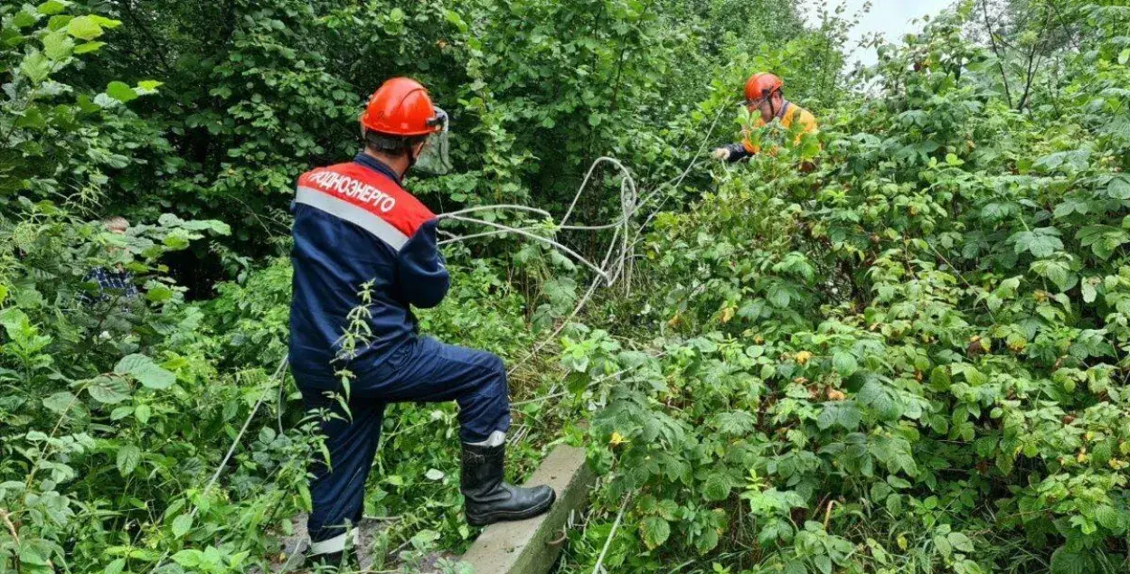 Энергетыкі аднаўляюць падачу электрычнасці / "Мінскэнерга"