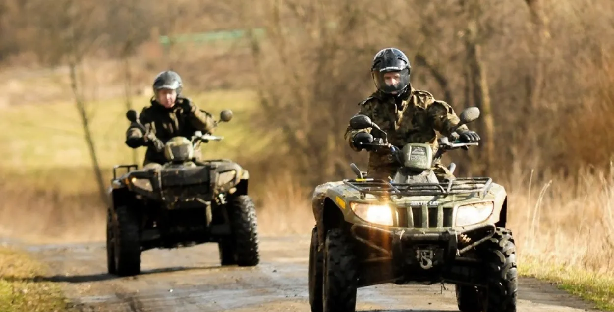 Беларускі памежнік кідаў у Польшчу "невядомы прадмет"