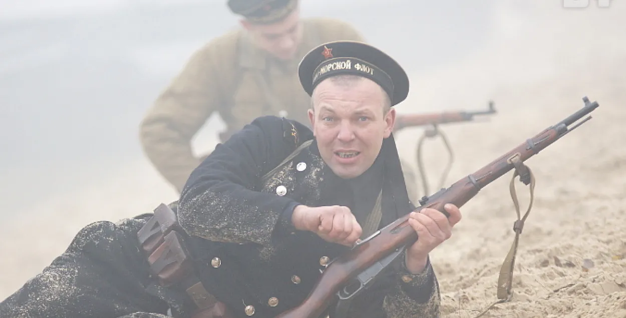 У Гомелі рэканструявалі бітву за вызваленне горада ад фашыстаў (фота)