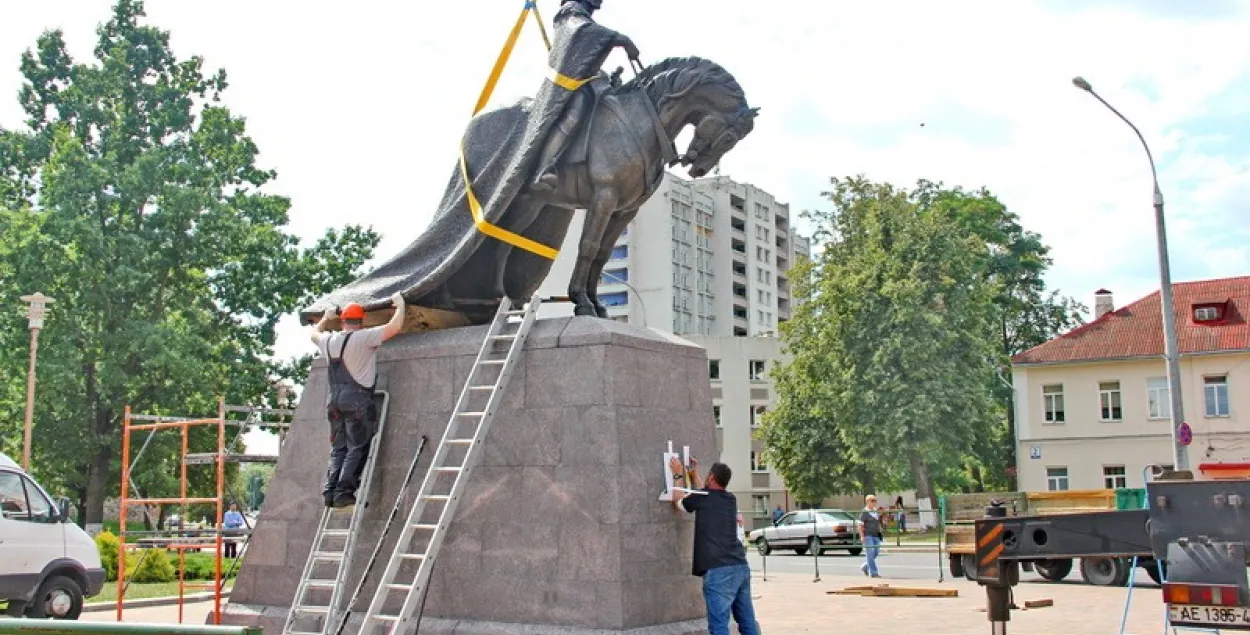 Памятник Гедимину в Лиде / Из аккаунта Эдуарда Пальчиса в Фейсбуке​