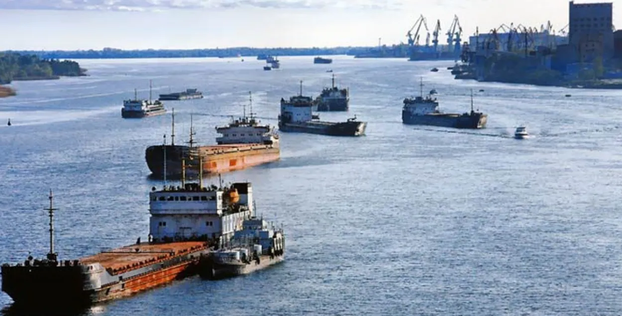 От моря до моря: Украина планирует запустить речные перевозки через Беларусь