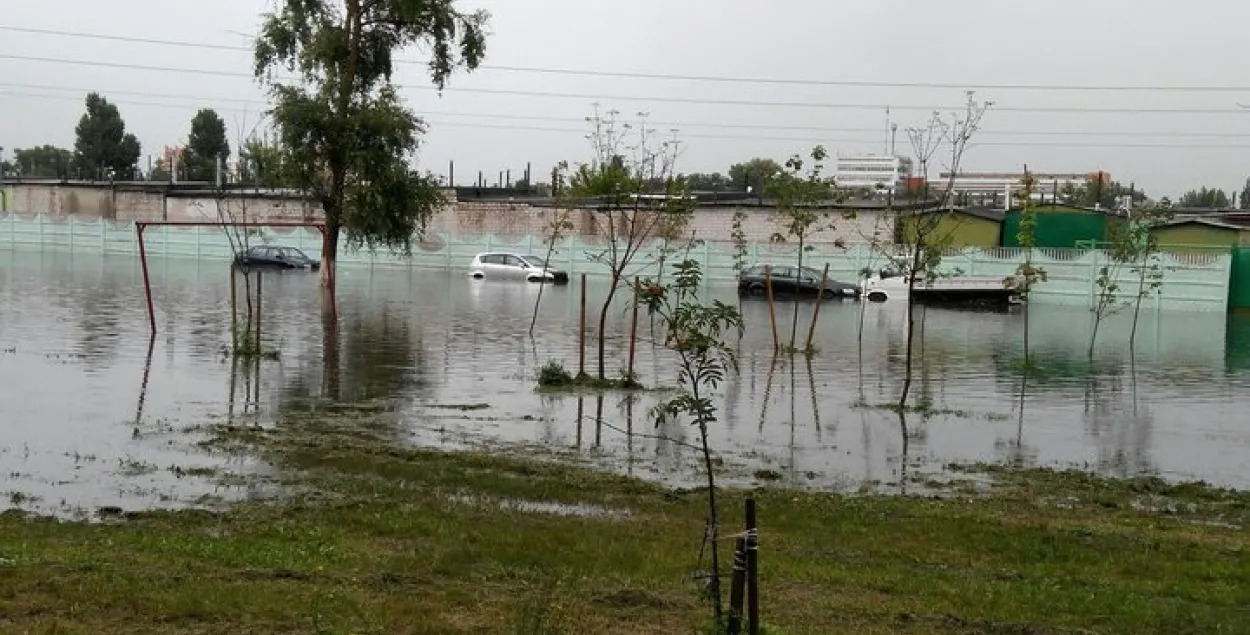 У Гомелі патоп і дождж працягваецца (фотафакт)