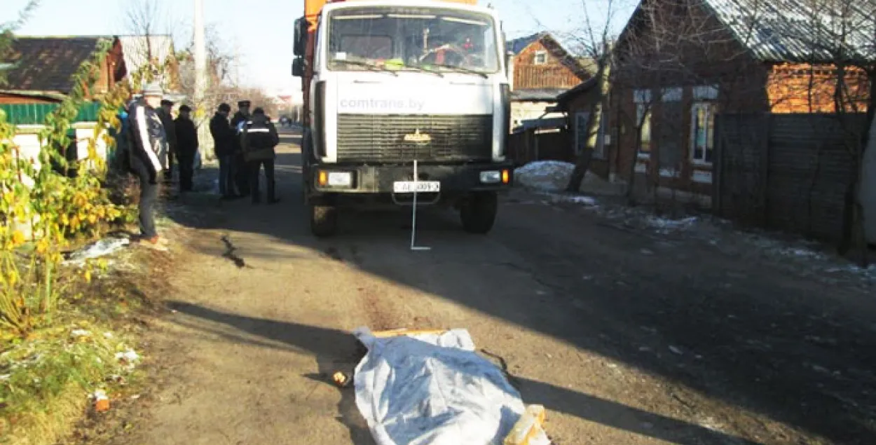 У Гомелі смеццявоз заднім ходам збіў пенсіянерку