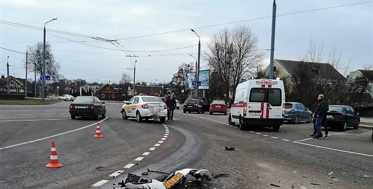 Сямігадовая школьніца ў Гродне пацярпела ў аварыі з удзелам таксоўкі (відэа)