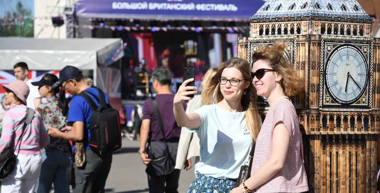 Больш сэлфі! Як прайшоў Дзень Вялікабрытаніі ў цэнтры Мінска