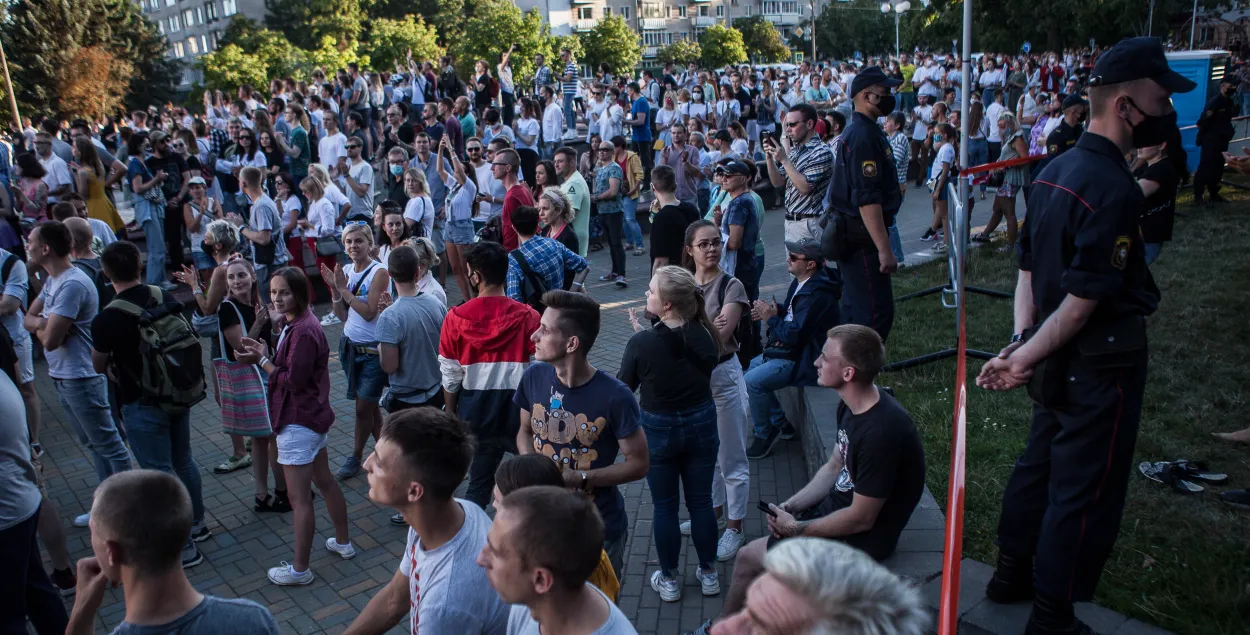 Як гэта было: акцыя ў падтрымку Святланы Ціханоўскай у Кіеўскім скверы