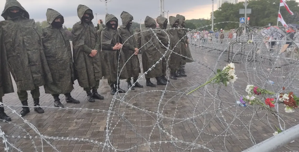 Силовики и протестующие в Беларуси / Из архива Еврорадио​