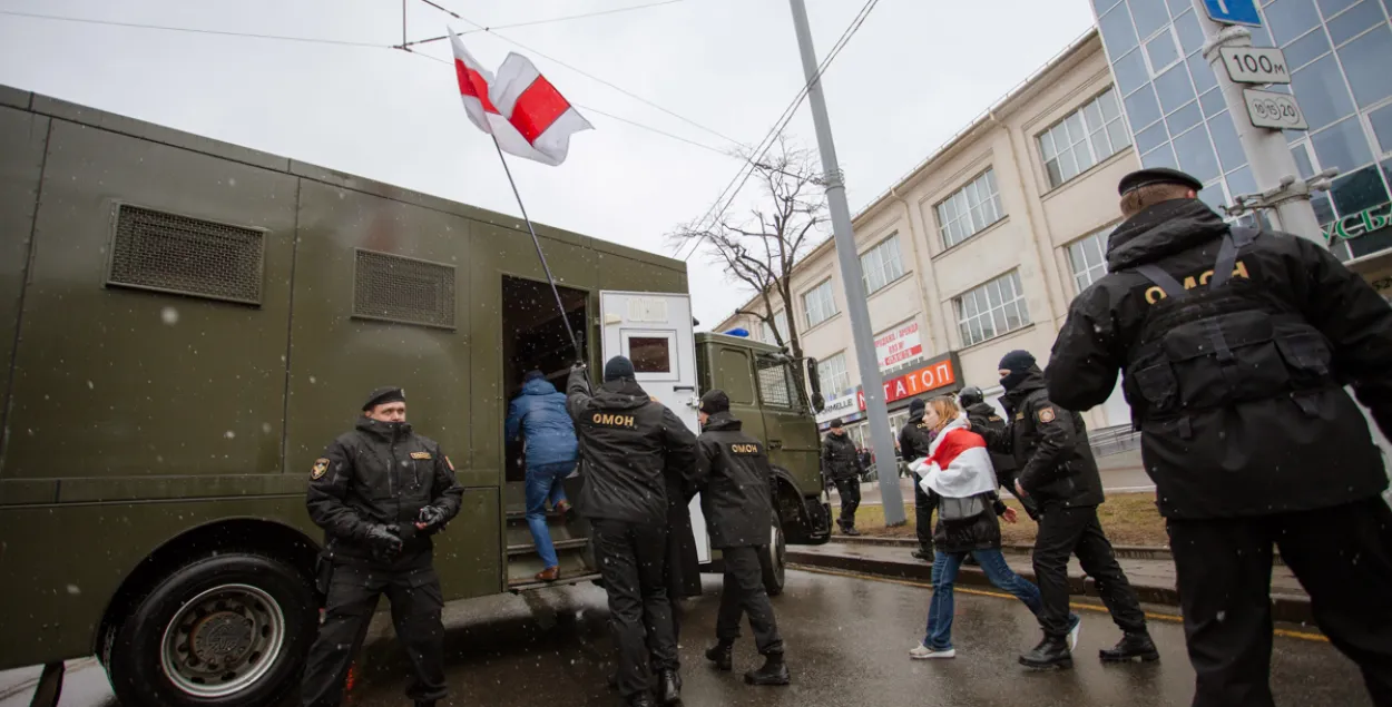 Пазняк лічыць, што сёлета трэба было змяніць форму святкавання Дня Волі