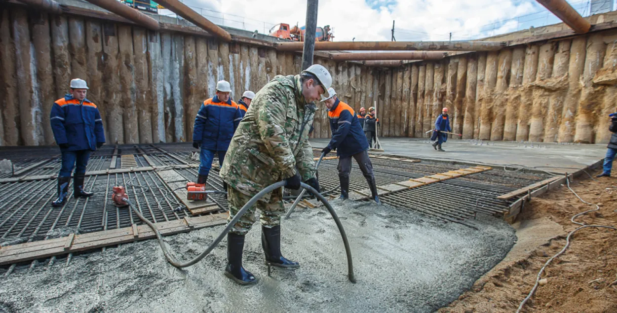 Старшыня Мінгарвыканкама працаваў на будаўніцтве метро (фота)