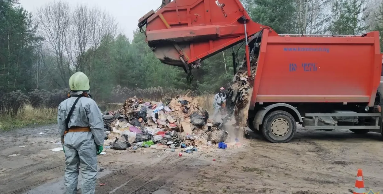 Свалка, где нашли радиоактивный йод / minsk.mchs.gov.by​