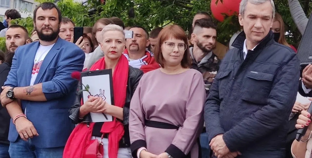 Члены президиума Координационного совета &mdash; Сергей Дылевский (уехал из Беларуси), Мария Колесникова (за решёткой), Ольга Ковалькова и Павел Латушко (уехали из Беларуси)