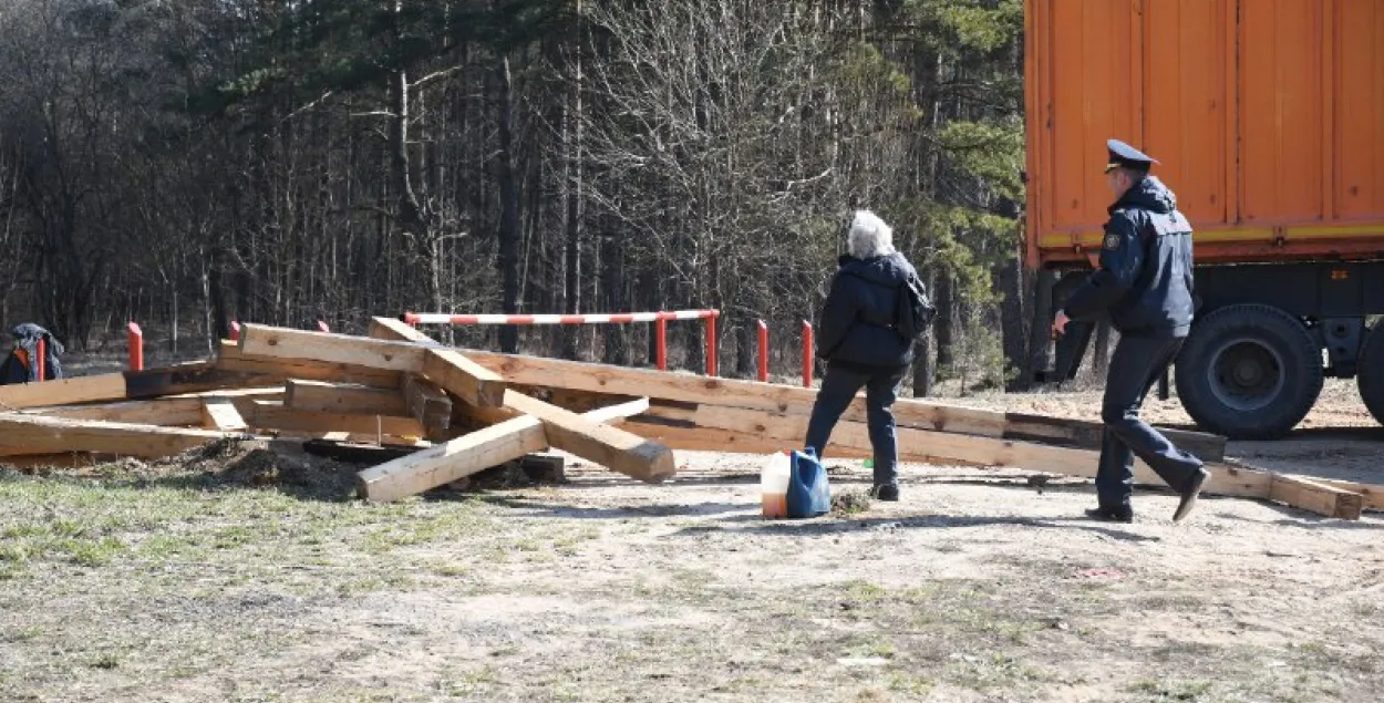 Лукашэнка — пра Курапаты: не толькі плакацца, што крыжы знеслі (відэа)