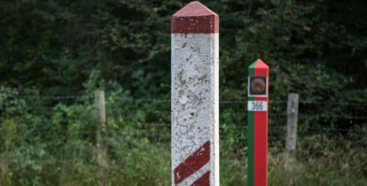 На мяжы Беларусі і Латвіі тыдзень сядзяць мігранты з 11 дзецьмі 