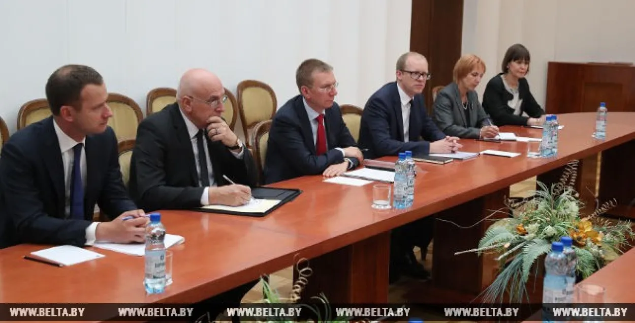 Кіраўнік МЗС Латвіі бачыць перспектыву ў адносінах Беларусі і ЕС
