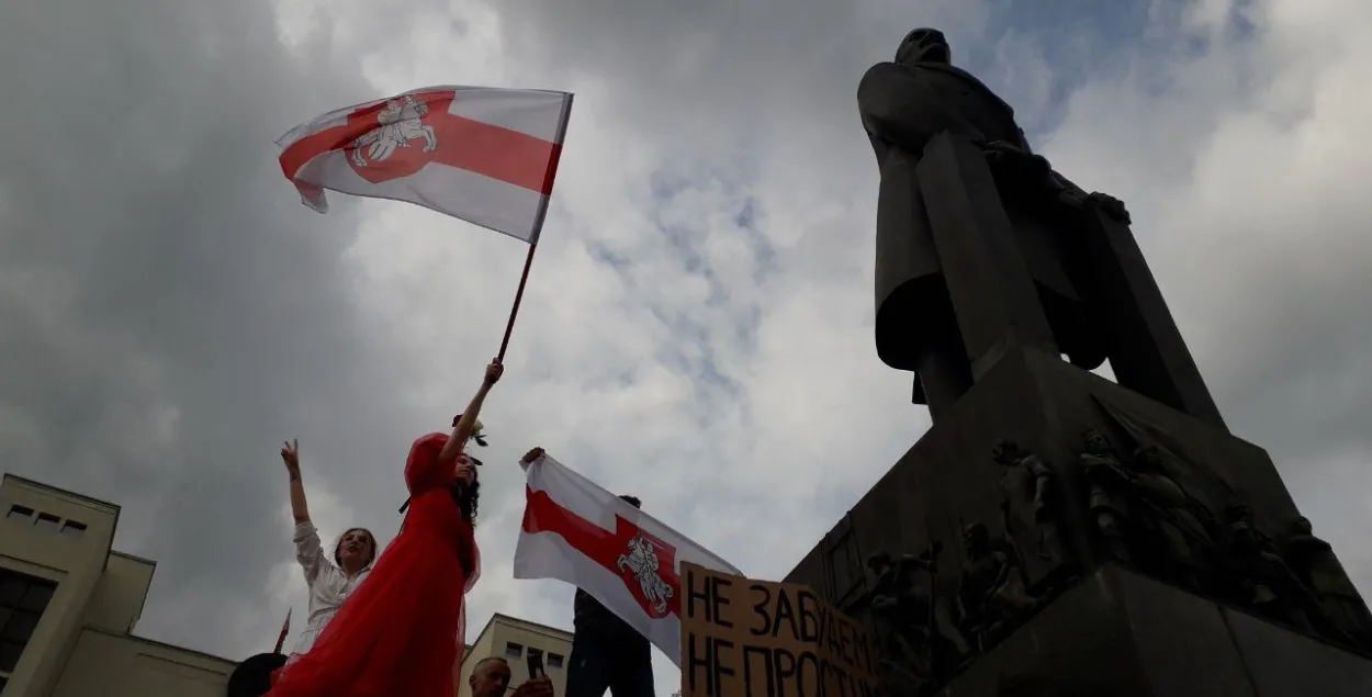 Протестующие на площади Ленина / Еврорадио