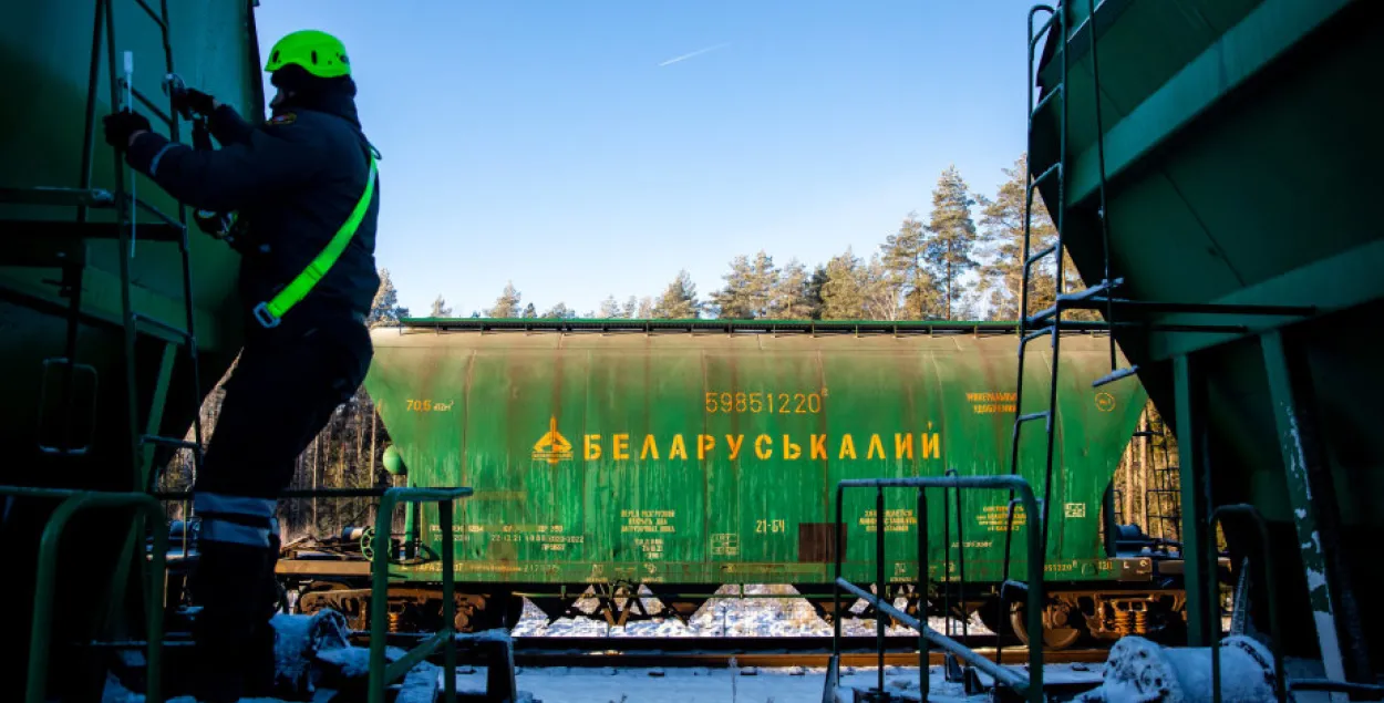 Літва скасоўвае дамову "Беларуськалію" і сваёй чыгункі з 1 лютага