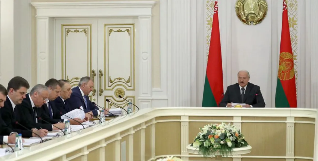 Александр Лукашенко на совещании / БЕЛТА​