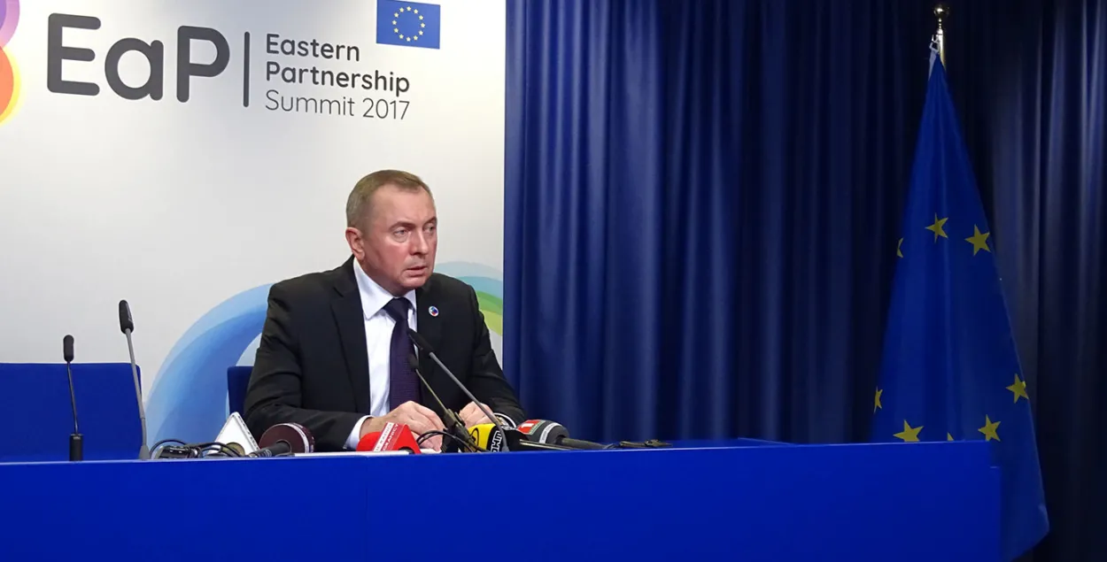 Belarus Foreign Minister Uladzimir Makei talking to reporters in Brussels on 24 November. Photo: Zmicier Lukashuk (Euroradio)