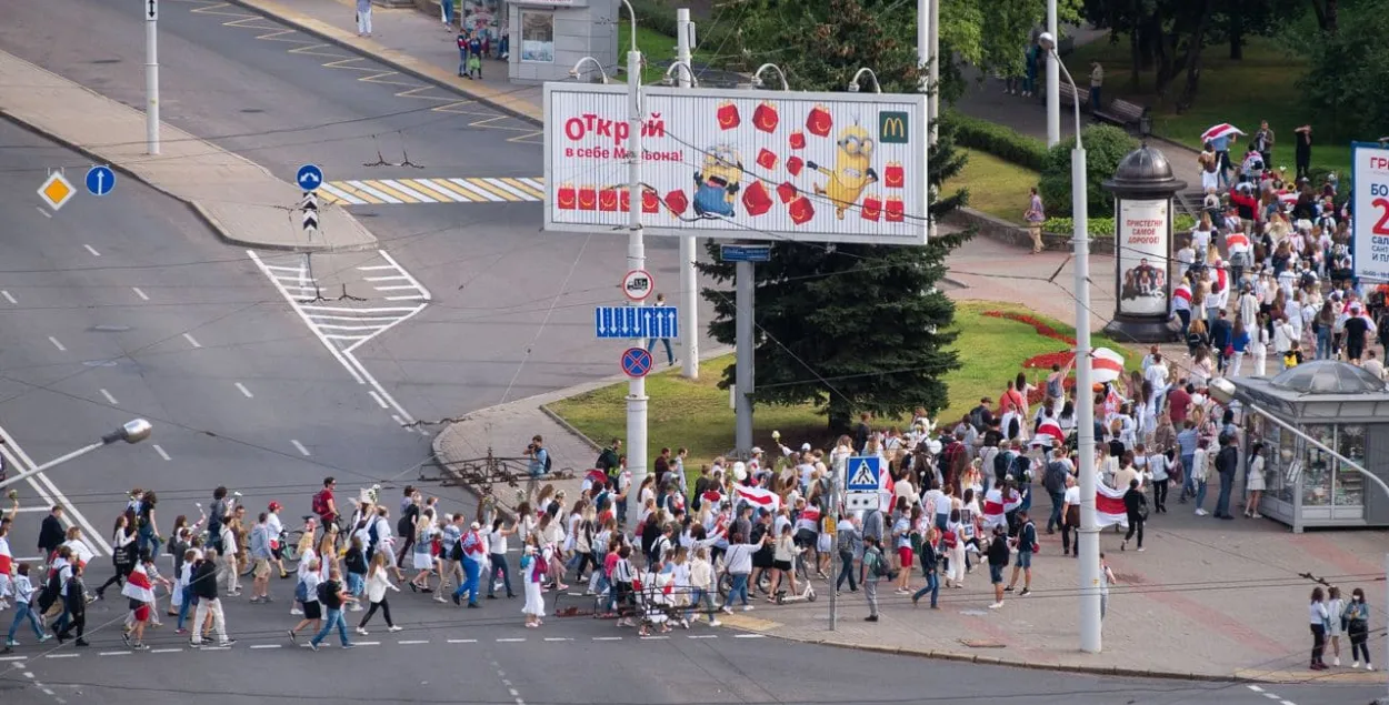 Год таму ў Беларусі пачаліся масавыя пратэсты пасля абвяшчэння вынікаў прэзідэнцкіх выбараў